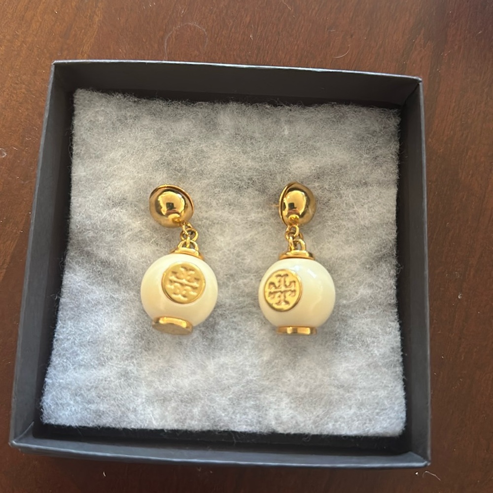 Fun Tory Burch earrings!